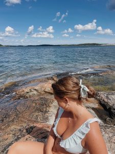 Läs mer om artikeln Ska vi verkligen skapa liv vi inte behöver semester ifrån?